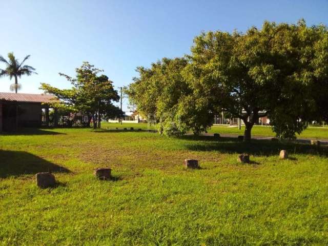 Excelente terreno de esquina  no Balneario atlântico , rua asfaltada  a 200 metros do mar . Vale a pena conferir