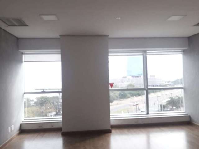 Conjunto/ Sala Comercial com garagem, no Edifício Cristal Tower, bairro Cristal, zona Sul, junto ao Shopping Barra Sul, na cidade de Porto Alegre.. O mais glamuroso prédio comercial da região. Conjunt