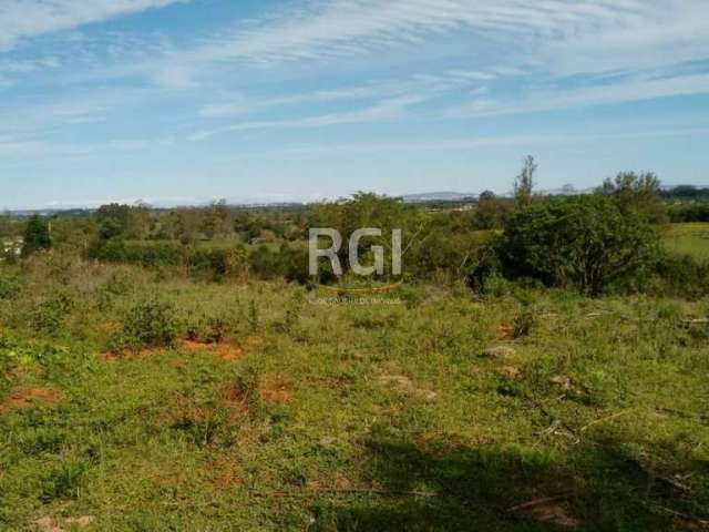 Área de terra no Município de Nova Santa Rita - RS&lt;BR&gt;Propriedade com 8,5 hectares distante aproximadamente 7 kms da Rodovia Tabaí /Canoas em via em processo de asfaltamento.&lt;BR&gt;Agende sua