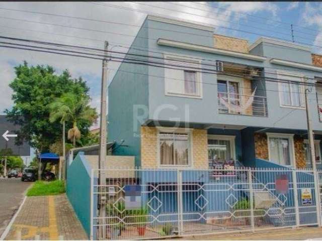 Casa com 3 dormitórios, um banheiro, lavabo, área de serviço espaço gourmet, toda em piso porcelanato, aberturas em alumínio, vaga para dois carros, bairro fechado.&lt;BR&gt; Uma bela casa para quem q