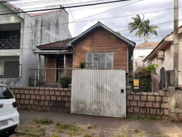 Terreno plano medindo 10 x 30 em rua pavimentada e próxima da Av. Sertório, em frente ao novo empreendimento onde era  a Zivi Hércules.