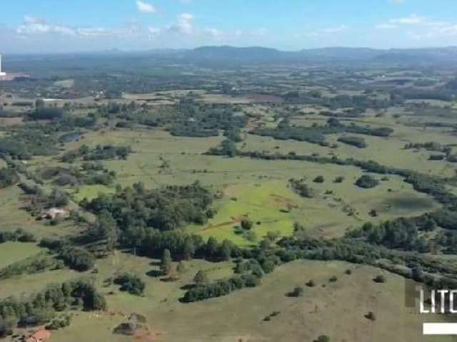 Vende área urbana meio a natureza com 95 hectares na cidade de Gravataí cidade com expansão  de crescimento a tecnologia e logistica, empresarial  e em todos os fatores de industrial e comércio.&lt;BR