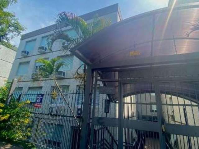 Excelente apartamento com 3 dormitorios, 2 banheiros sociais, 1 lavabo, sala, cozinha, area de servico e dependencia. quarto andar ou quinto pavimento, frente. muito bem localizado na rua dom pedro ii