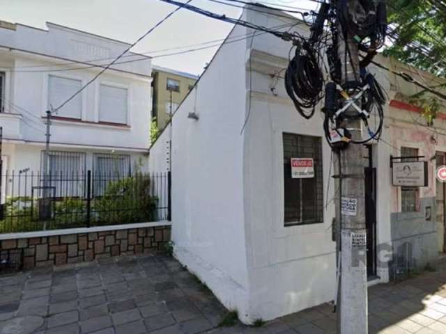 Casa na Cristóvão Colombo esquina com Benjamin Constant para investidor.&lt;BR&gt;terreno medindo 3,96 x 22,22.&lt;BR&gt;&lt;BR&gt;Ótima oportunidade de compra! Casa de 1 quarto à venda na Avenida Cri