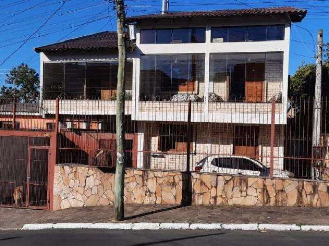 Casa a venda no bairro Santa Isabel, Viamão.&lt;BR&gt;&lt;BR&gt;Casa com 04 dormitórios, 06 banheiros, 03 salas, cozinha, sacada, jardim de inverno, área gourmet com churrasqueira rotativa e fogão cam