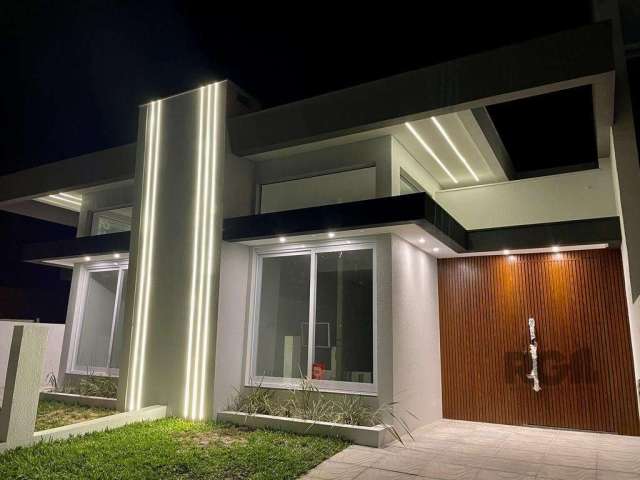 Descubra o conforto e o requinte nesta casa geminada, elegantemente mobiliada e projetada com um estilo moderno que encanta à primeira vista. Com três dormitórios, incluindo uma suíte espaçosa, e um b