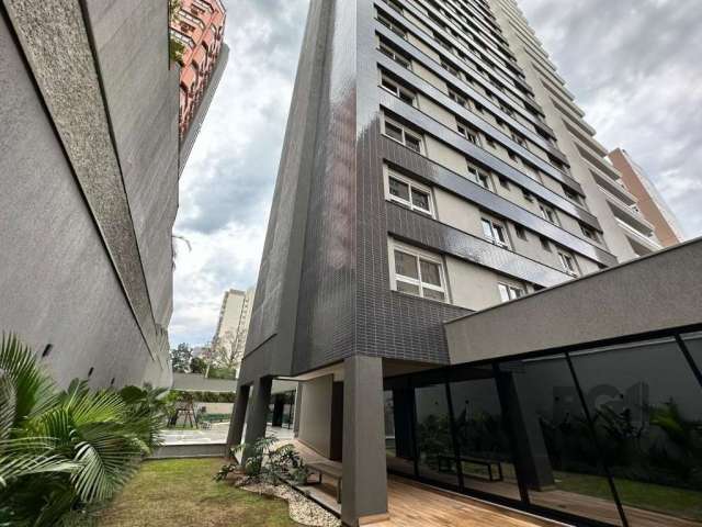 NOVO  1 apartamento por andar com 223m2 de área privativa.&lt;BR&gt;&lt;BR&gt;03 suítes (sendo 1 master com 48m2)&lt;BR&gt;4 vagas de garagem&lt;BR&gt;&lt;BR&gt;Características do condomínio:&lt;BR&gt