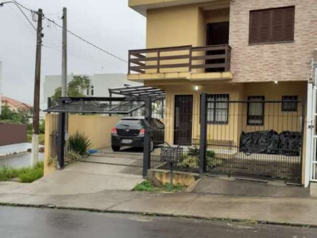 Bruck imóveis vende esta linda casa com 03 dormitórios , 03 banheiros , 01 suite, 03 vagas de garagem , churrasqueira, cozinha mobiliada, planejada, living para 02 ambientes , sancas em gesso , com lu