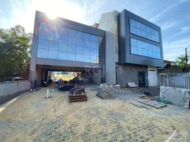 Ótimo prédio para investidores! Comercial e residencial próximo a universidade Ulbra, encontra-se locado (R$30.000,00 mensais. Contando com linda recepção, clinica Odontológica no primeiro andar, dois