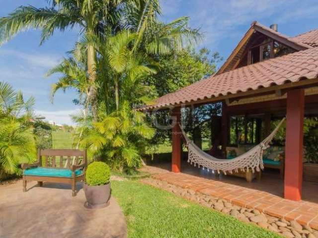 EXCELENTE CASA NO CANTEGRIL 3   &lt;BR&gt;  &lt;BR&gt;Casa Maravilhosa de 276m2, com 1 suite no térreo e opção para uma segunda e terceira suite no segundo pavimento, 4 banheiros, Cozinha planejada, L