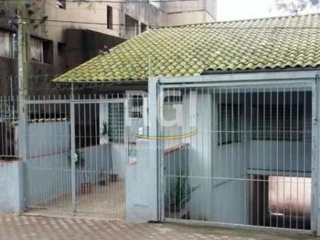 PRÉDIO/CASA COM 3 DORMITÓRIOS, 10 VAGAS NO BAIRRO PARTENON EM PORTO ALEGRE.&lt;BR&gt;Excelente imóvel composto de 02 apartamentos tipo casa, sem condomínio, luz e água independentes: um no 1° andar co