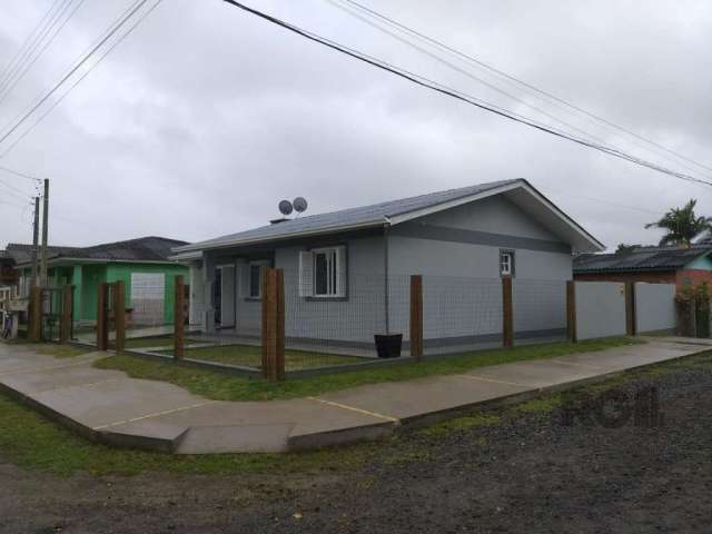 Casa 2 dormitórios, Arroio Teixeira.     &lt;BR&gt;  &lt;BR&gt;Seja bem-vindo ao seu novo lar na paradisíaca região de Arroio Teixeira, em Capão da Canoa! Esta casa é a definição perfeita de conforto 