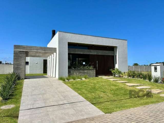 Casa em condomínio cim 4 suítes&lt;BR&gt; Projeto contemporâneo &lt;BR&gt;168,8m2 de área construída&lt;BR&gt;Amplo living &lt;BR&gt;Cozinha americana&lt;BR&gt;Pátio interno integrado com área socia&l