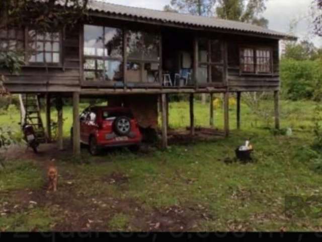 Sítio escriturado á 2 km da RS118, nas redondezas da eletrosul, localizado na cidade de Gravataí/RS.&lt;BR&gt;Conta com uma casa de 2 dormitórios, sala estar/jantar, cozinha, banheiro social, área de 