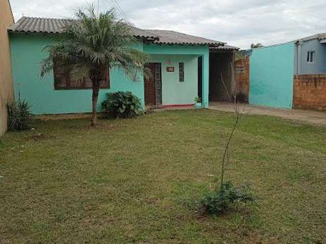 Casa 03 dormitorios, sendo 01 suite, sala cozinha , 02 banheiros, otima localização, aceita financiamento.