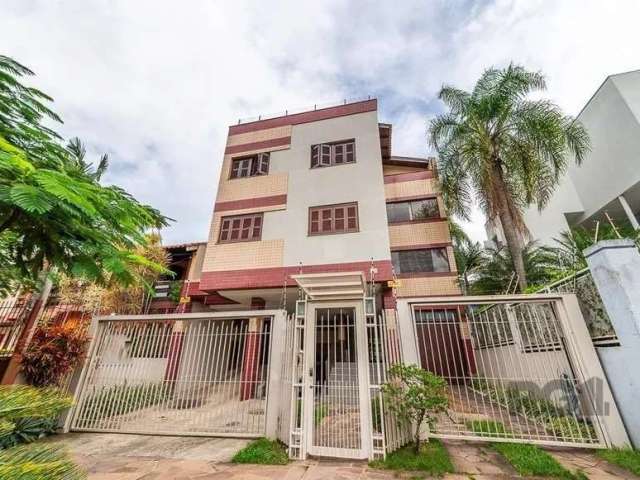 Lindo Apartamento 3 dormitórios todo reformado com 113 m² no bairro Chácara das Pedras - Porto Alegre - RS&lt;BR&gt;Ótima localização em prédio pequeno com elevador apenas 6 unidades , feito sob medid