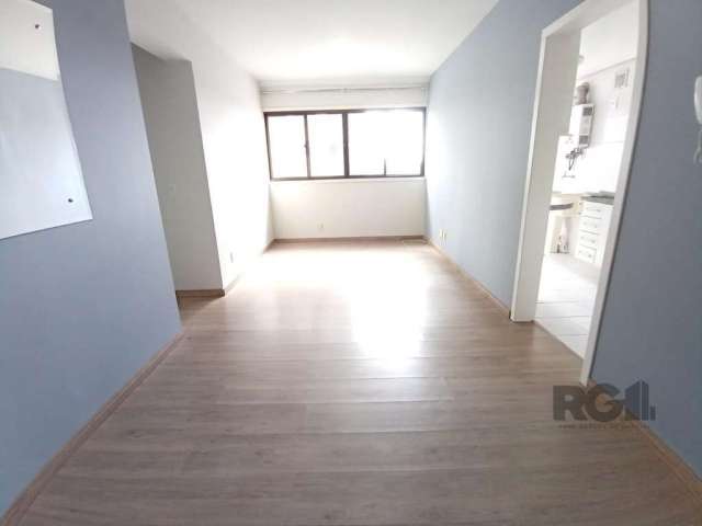 Apartamento SEMI-MOBILIADO de 2 (dois) dormitórios no Bairro Santana em Porto Alegre/RS.&lt;BR&gt;&lt;BR&gt;Imóvel com armários, living amplo, 2 ambientes, com copa/cozinha completa com armários, banh