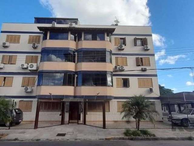 Apartamento cobertura reformado, 2 dormitórios, semi mobiliado, banheiro social, lavabo, sacada com vidros, sala ampla, pergolado, cozinha, churrasqueira, área de serviço coberta, piso laminado e cerâ