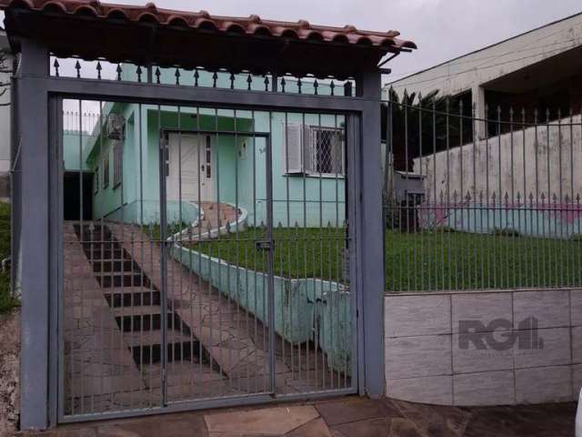 Casa 2 dormitórios, sala de estar e jantar, banheiro social, copa cozinha, despensa, churrasqueira, salão de festas, quiosque campeiro, gradeada, pátio, vaga de garagem. Agende uma visita com um dos n