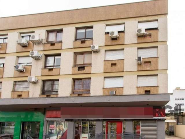 Apartamento à venda no Edifício Don Bazilio, com 3 dormitórios, sendo  1 suíte, 1 banheiro social e 1 na dependência de empregada/lavanderia, sala, vaga de garagem. Localizado em frente, com área priv