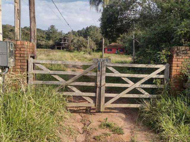 Lindo sitio com 13ha, no Cantagalo, zona sul de Porto Alegre, ideal para lazer e para agricultura. Com área de mata nativa, mata de eucaliptos, área de campo, bambuzal com bambu gigante chinês, ótimo 