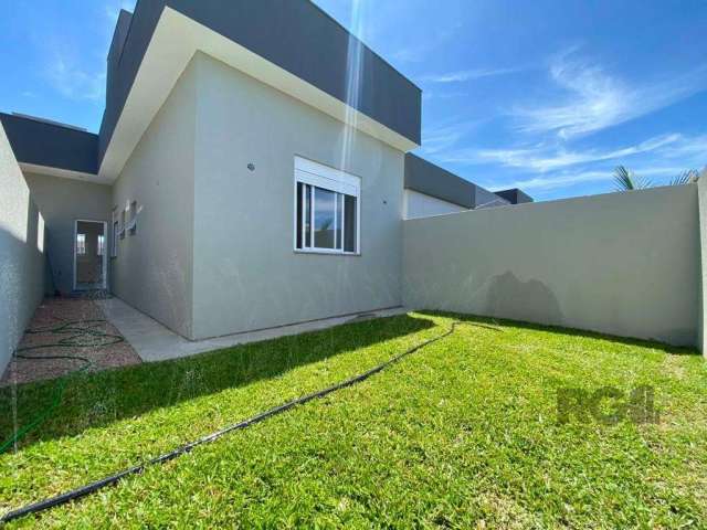 CASA NOVA com amplo living , cozinha ampla , area de serviços fechada , churrasqueira, espera para Split em todos ambientes , piso porcelanato ,esquadrias em alumínio ,casa com Lage de concreto, forro