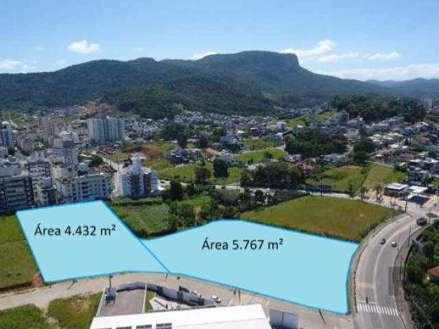 ÁREA/TERRENO DE 10.199 M² EM PALHOÇA/SC&lt;BR&gt;2 OPÇÕES DE ÁREAS A VENDA DIRETA, OU PERMUTA 100%  (BASE 13%)&lt;BR&gt;NA AVENIDA ALEXANDRE COELHO &lt;BR&gt;&lt;BR&gt;*Podendo ser desmembrado em duas