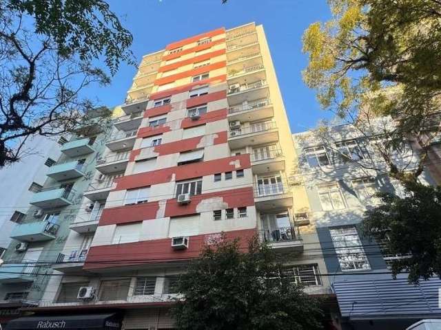 Amplo apartamento de 3 dormitórios na Coronel Genuíno 280.&lt;BR&gt;&lt;BR&gt;São 89,85 metros privativos , cômodos amplos e arejados, andar alto, sol da manhã, vaga de garagem escriturada, prédio com