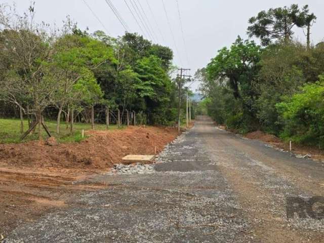 VENDE EM GRAVATAI, RS, SITIO COM 5.000,00 M2 CERCADO, COM ACESSO PAVIMENTADO EM SAIBRO, ACESSO A TRANSPORTE.&lt;BR&gt;PARA MAIS INFORMAÇÕES E VISITAS FALE COM NOSSOS CONSULTORES;