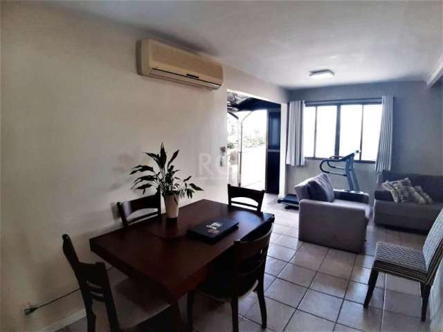 Vende-se cobertura 2 dormitórios, banheiro social living amplo em 2 ambientes. Cozinha espaçosa, área de serviço independente..&lt;BR&gt;2º pavimento com terraço amplo, churrasqueira, lareira e banho 