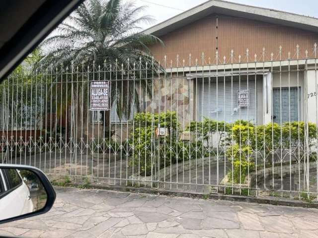 MAFFER IMÓVEIS VENDAS E LOCAÇÕES OFERECE:&lt;BR&gt;&lt;BR&gt;Excelente casa para locação no bairro Sarandi (em área não afetada por enchentes).&lt;BR&gt;Localizada em uma rua ampla, esta espaçosa resi