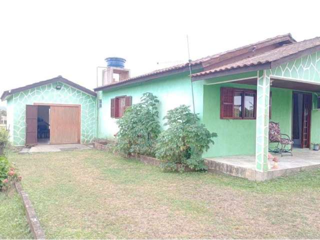 Encante-se com esta maravilhosa casa de condomínio à venda em Águas Claras, Viamão, Rio Grande do Sul. Uma oportunidade única de adquirir um imóvel em ótimas condições e por um preço imperdível. Com u