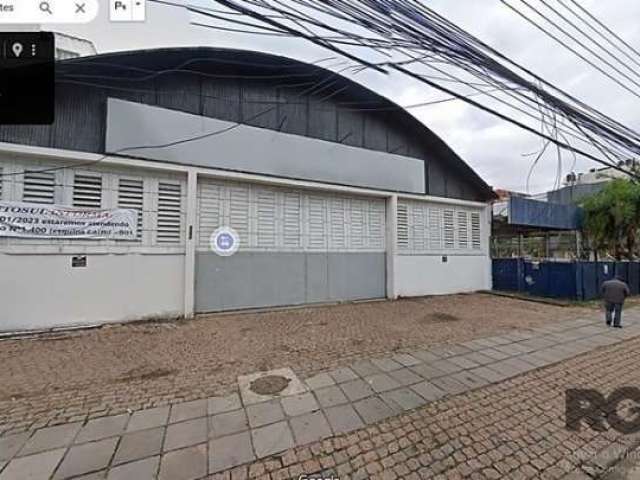 MÁFFER IMÓVEIS ALUGA&lt;BR&gt;Excelente área comercial com amplo depósito/pavilhão mais amplo terreno de esquina em 2 avenidas de grande fluxo, composto de :&lt;BR&gt;&lt;BR&gt;*amplo depósito 726 m2,