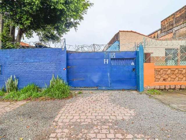 Terreno medindo 8,80 x 63,80 .Ótima oportunidade para empreender, Localizado no coração do bairro Navegantes ao lado da maior zona de crescimento no último ano de Porto Alegre, 4 Distrito. Com o grand