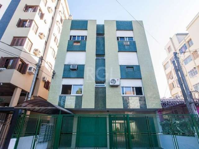 Apartamento de um dormitório , reformado, próximo ao Parque Farroupilha, semi mobiliado, sala jantar e estar quarto, , cozinha, banheiro , área de serviço. Ficam split e armários sob medida.&lt;BR&gt;