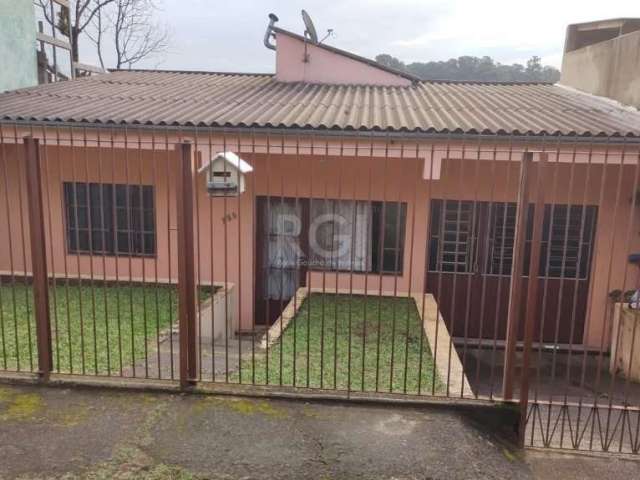 Casa com 1 sala, 4 quartos, 1 suíte, 1 banheiro social,, cozinha, lavanderia, ar condicionado no quarto e cozinha, edícula com churrasqueira, pia  e banheiro ficam os móveis fixos da casa.&lt;BR&gt;Ac