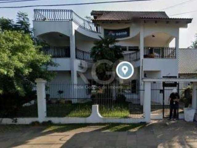 Casa estilo Sobrado, no bairro Jardim do Lago em Canoas com 3 (três) pavimentos.&lt;BR&gt;&lt;BR&gt;Composta por 6 (seis) dormitórios sendo 2 (duas) suítes máster (banheiro de hidro e closet), 1 (uma)