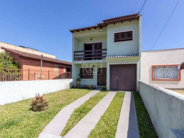 Ótima residência com quatro dormitórios,  a de casal com closet, hidro e sacada, living com 02 ambientes, lavabo, copa cozinha,  salão de festas com churrasqueira,  estar íntimo no segundo piso.&lt;BR