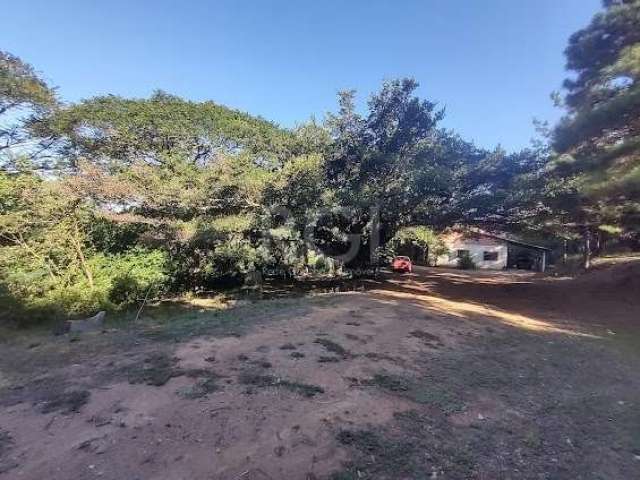 Sitio com linda vista,  piscina, galpão crioulo, casa com  3 dormitórios, 2 banheiros, cozinha  e demais peças amplas. Localizado próximo à RS-040 na altura da Agropecuária Casa do Agricultor. Não  fi