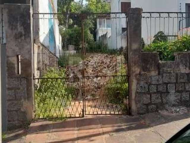 Terreno, no bairro Santo Antônio, Porto Alegre/RS  &lt;BR&gt; &lt;BR&gt;Excelente Terreno no bairro Santo Antônio, medindo 6,60m frente X 44m de frente ao fundo.&lt;BR&gt; Fica localizado a duas quadr