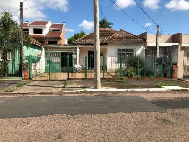 TERRENO COM 2 CASAS NO BAIRRO FÁTIMA EM CANOAS.&lt;BR&gt;Ótima oportunidade!! Terreno 11 x 35, localizado no bairro Fátima em Canoas com 2 casas. Cada casa possui 2 dormitórios, sala, cozinha, área de