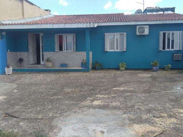 Casa no bairro Jardim Itapema em Viamão.&lt;BR&gt;&lt;BR&gt;Peças amplas, três salas, cozinha, quatro dormitórios, quatro banheiros, área de serviço, lavanderia, aquecimento de água à gás, cinco ar co