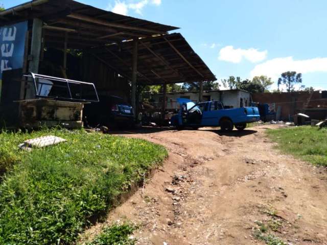 Duas casas á venda no bairro Krahe em Viamão.&lt;BR&gt;No terreno possui duas casas com dois dormitórios, sala, cozinha, lavanderia, pátio, vagas de garagem e um galpão nos fundos. &lt;BR&gt;Localizad