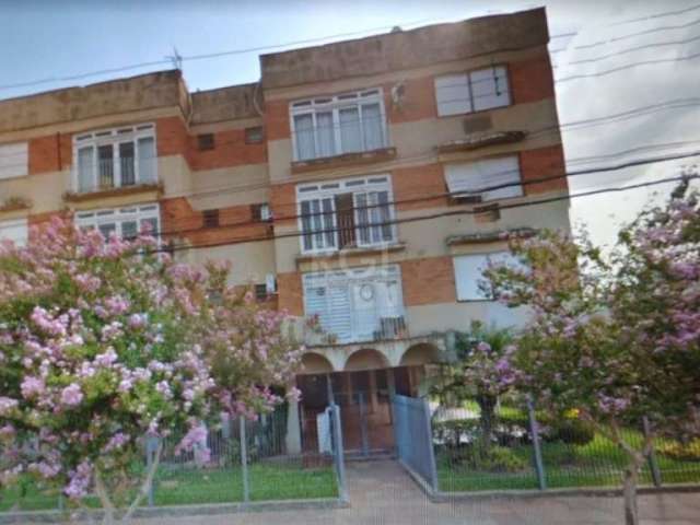 ótimo apartamento 3 dormitórios com dependência de empregada , sala com vista, cozinha ampla, primeiro andar, 3 banheiros, vaga p 1 carro, localização Centro&lt;BR&gt;&lt;BR&gt;OBS: Aceita carro na ne