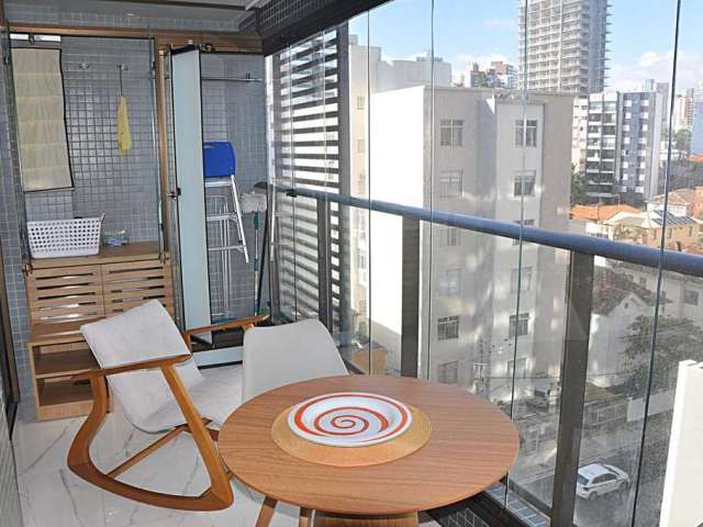 Apartamento mobiliado na Barra em Salvador com vista mar, para venda.