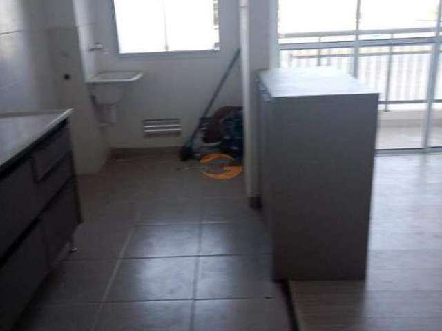 Maravilhoso apartamento 2 dormitorios, varanda simi mobiliado