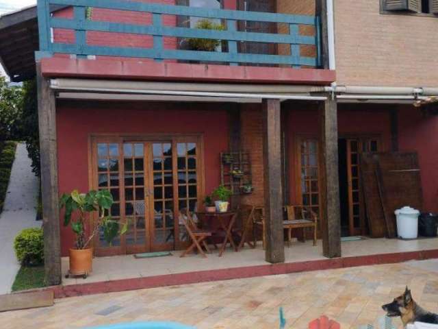 Casa à venda, 3 suítes e 2 vagas no Condomínio Terras de São Francisco - Vinhedo /SP.