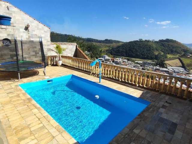 Santa Maria - Casa 4/4 (1 Suíte) - Piscina - Espaço Gourmet - Amplo Quintal - 2 Vagas