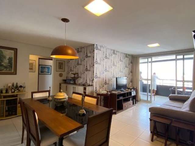 VENDE-SE excelente apartamento mobiliado, 130,55m2, Miramar, João Pessoa/PB.