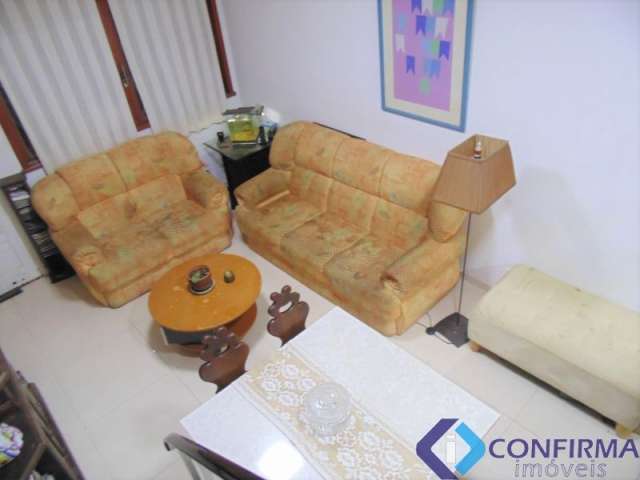 (Ref.110) Casa em Cond. ótima localização, próxima da Feirinha, da Faculdade e de todo comércio do Alto. 69,05m². 2Qtºs.